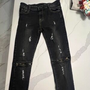 Fredd Marshall Black skinny jeans with zippers #skinnyjeans